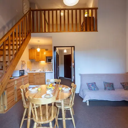 Rive Tranquille - Plan D'eau - Acces Au Appartement Jausiers